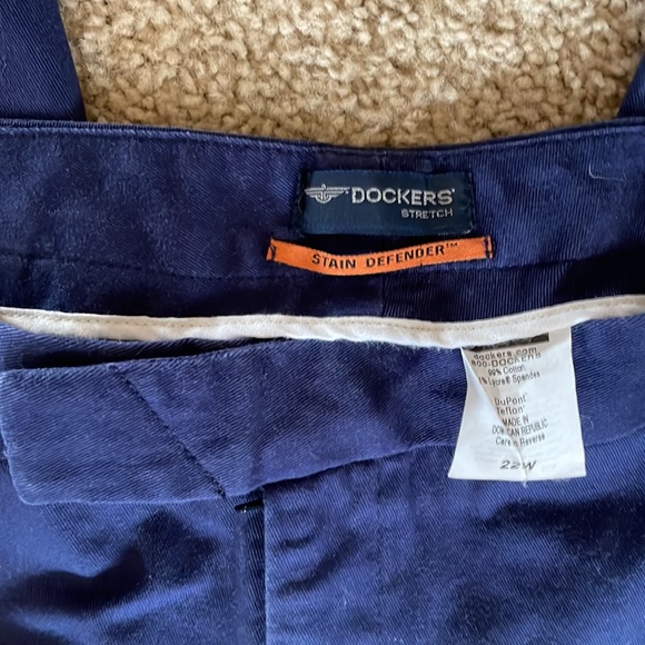 Docker Capris - Picture 3 of 4